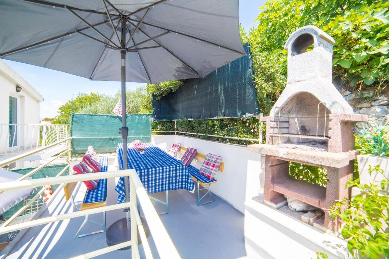Apartment With Sea View Close To The Beach 프로마이나 외부 사진